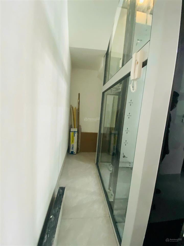 Cần cho thuê tmdv hoàn thiện 5 tầng có thang máy,  em 0398 920 ***