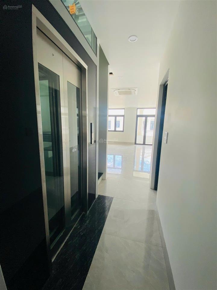Cần cho thuê tmdv hoàn thiện 5 tầng có thang máy,  em 0398 920 ***