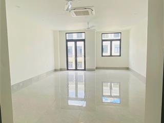 Cần cho thuê tmdv hoàn thiện 5 tầng có thang máy,  em 0398 920 ***