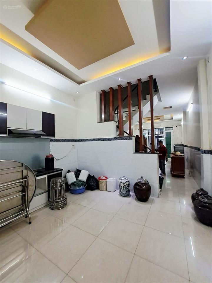 Chỉ 8,9 tỷ bán nhà đúc 4 lầu hẻm âu cơ, tân phú