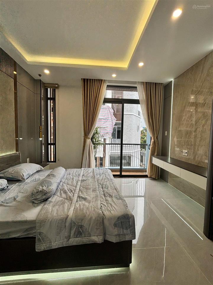 Bán gấp căn nhà 3 tầng hoà bình  thoại ngọc hầu. đường 8m thông tứ tung chỉ 7.3 tỷ