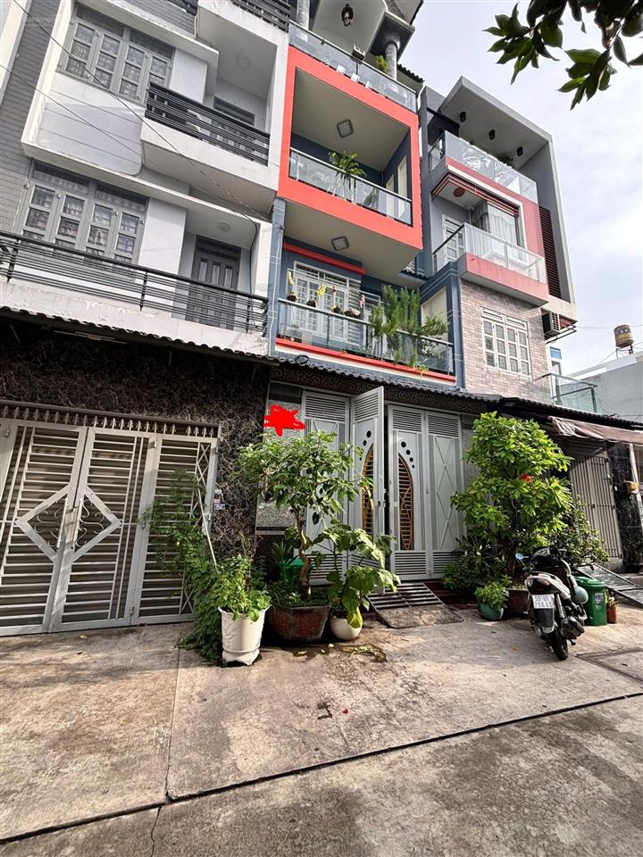 Bán gấp căn nhà 3 tầng hoà bình  thoại ngọc hầu. đường 8m thông tứ tung chỉ 7.3 tỷ