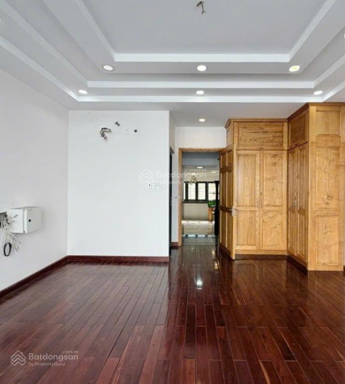 Nhà 4 tầng, ngay ngã tư bốn xã  phan anh  4pn  3wc