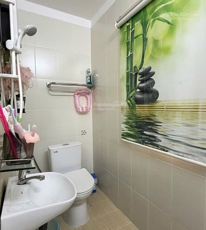 Nhà 2 tầng giá tốt sát mặt tiền  gần aeon tp  5.5x11  chỉ 6,t tl