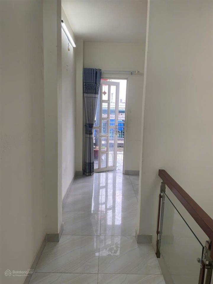 Gò dầu hẻm nhựa 10m có lề rộng, đối diện công viên nội bộ. dt 4,5x20m, vuông, nhà 3 tầng còn mới