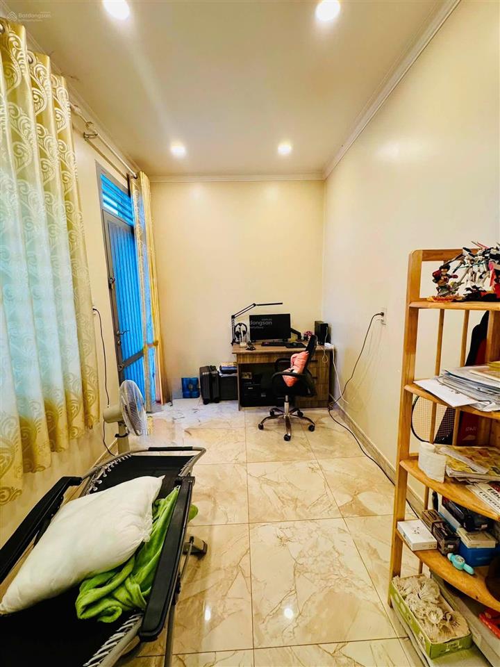 Trịnh đình trọng  4 tầng  4x11m  p chdv  dtsd 44m2  đường 8m