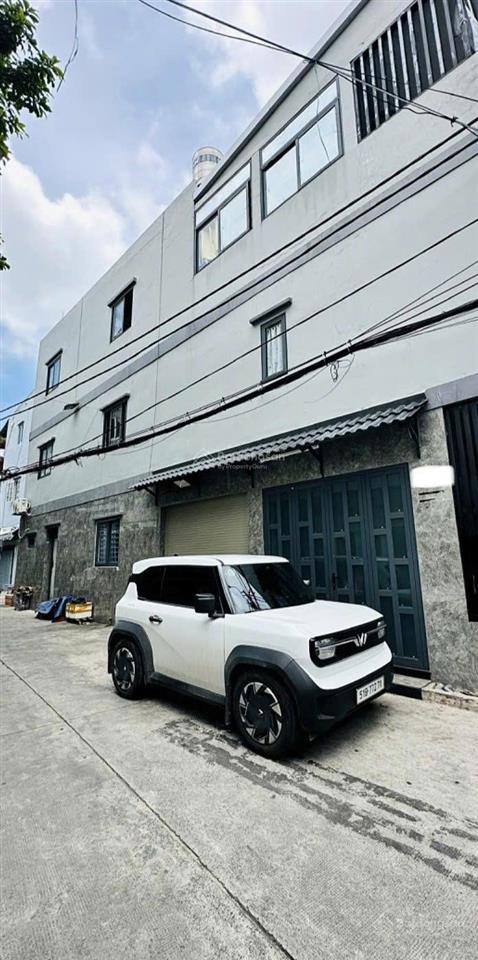 Tọa lạc ngã 4 âu cơ, quận 11  hxh cách 3 căn mặt tiền  ngang 10m  3 tầng mới đẹp  80m2