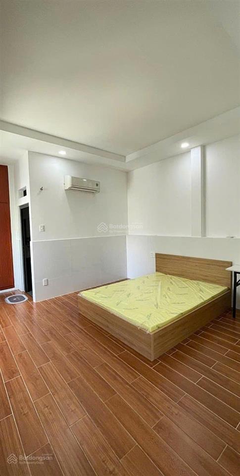 Tọa lạc ngã 4 âu cơ, quận 11  hxh cách 3 căn mặt tiền  ngang 10m  3 tầng mới đẹp  80m2