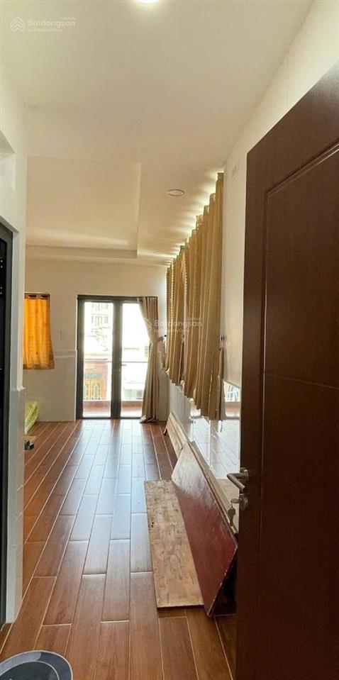 Tọa lạc ngã 4 âu cơ, quận 11  hxh cách 3 căn mặt tiền  ngang 10m  3 tầng mới đẹp  80m2