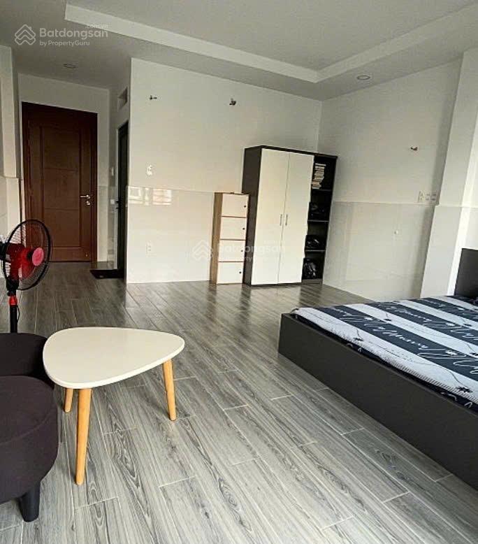 Tọa lạc ngã 4 âu cơ, quận 11  hxh cách 3 căn mặt tiền  ngang 10m  3 tầng mới đẹp  80m2