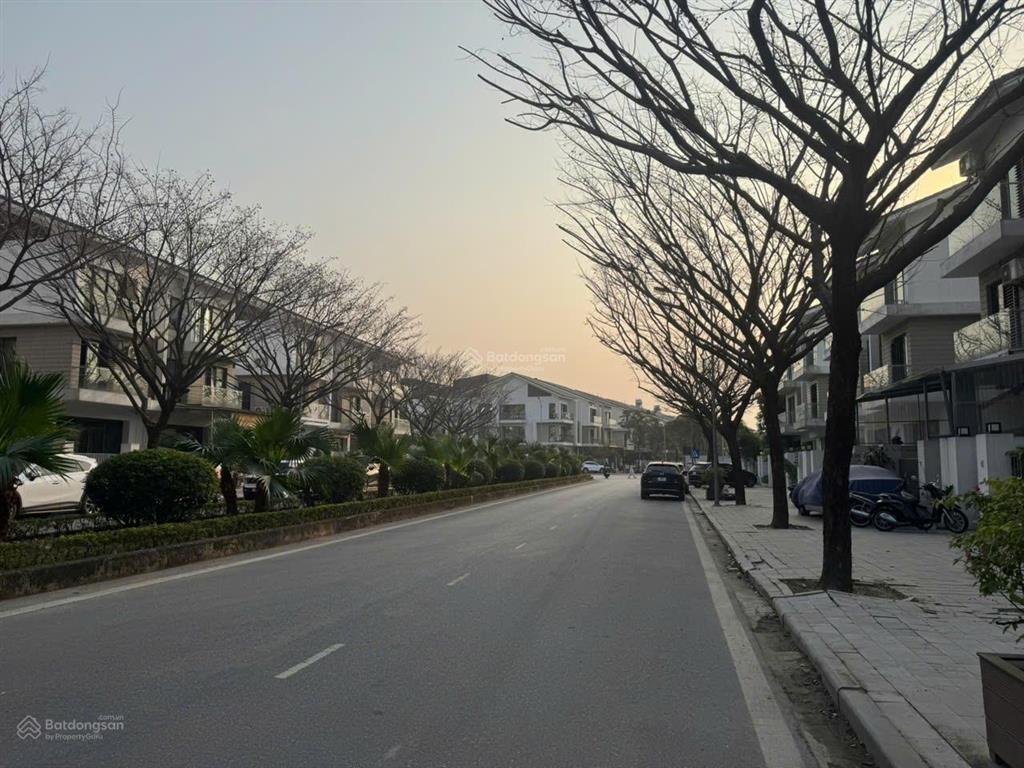 Chính chủ chuyển nhượng biệt thự căn góc ngoại giao  kđt dương nội