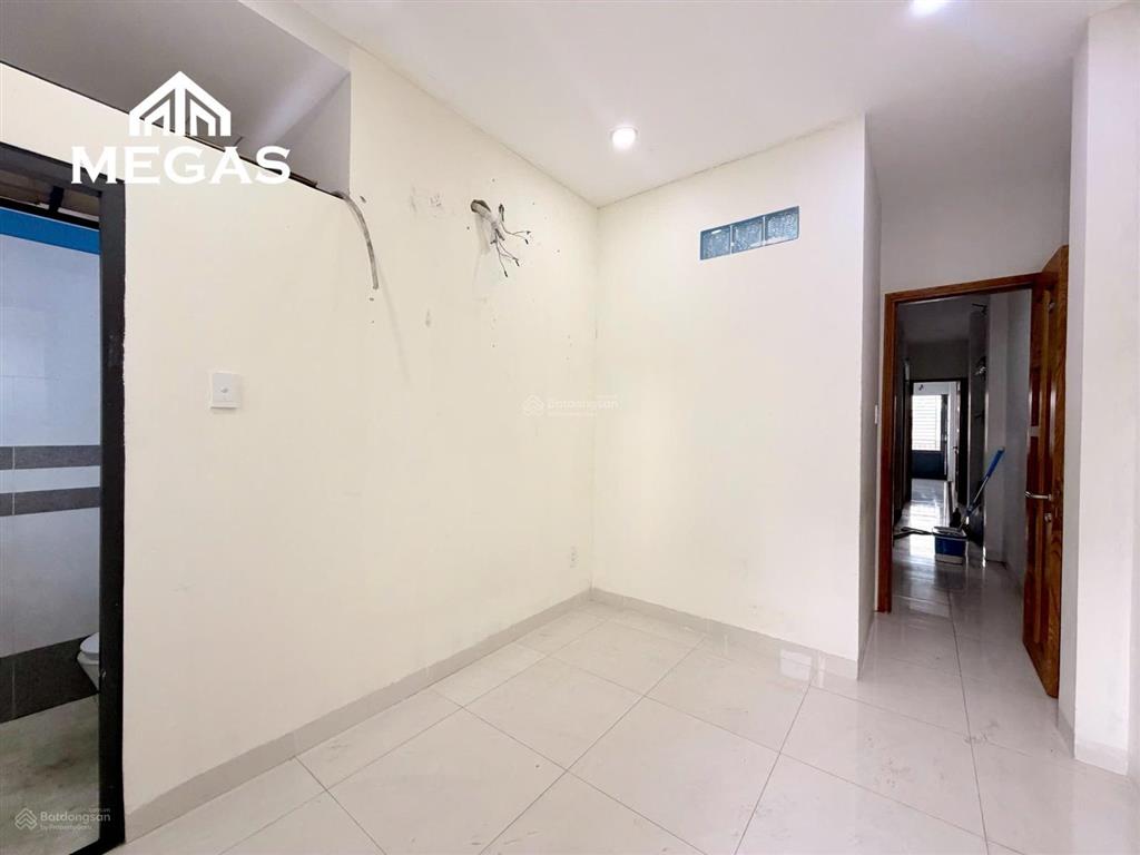 Khai trương nhà mới full nội thất giá rẻ ban công