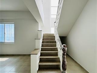 Bán căn hộ độc nhất phú mỹ thuận  diện tích 319m²