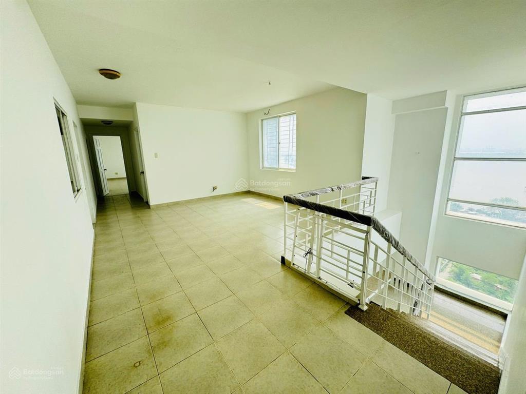 Bán căn hộ phú mỹ thuận  diện tích 319m²