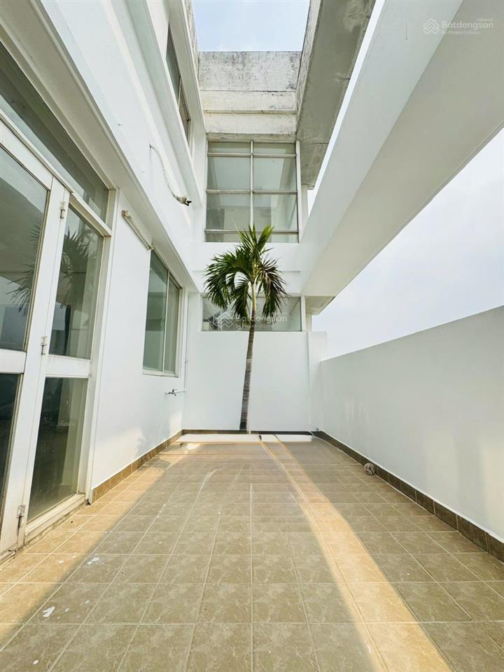Bán căn hộ phú mỹ thuận  diện tích 319m²