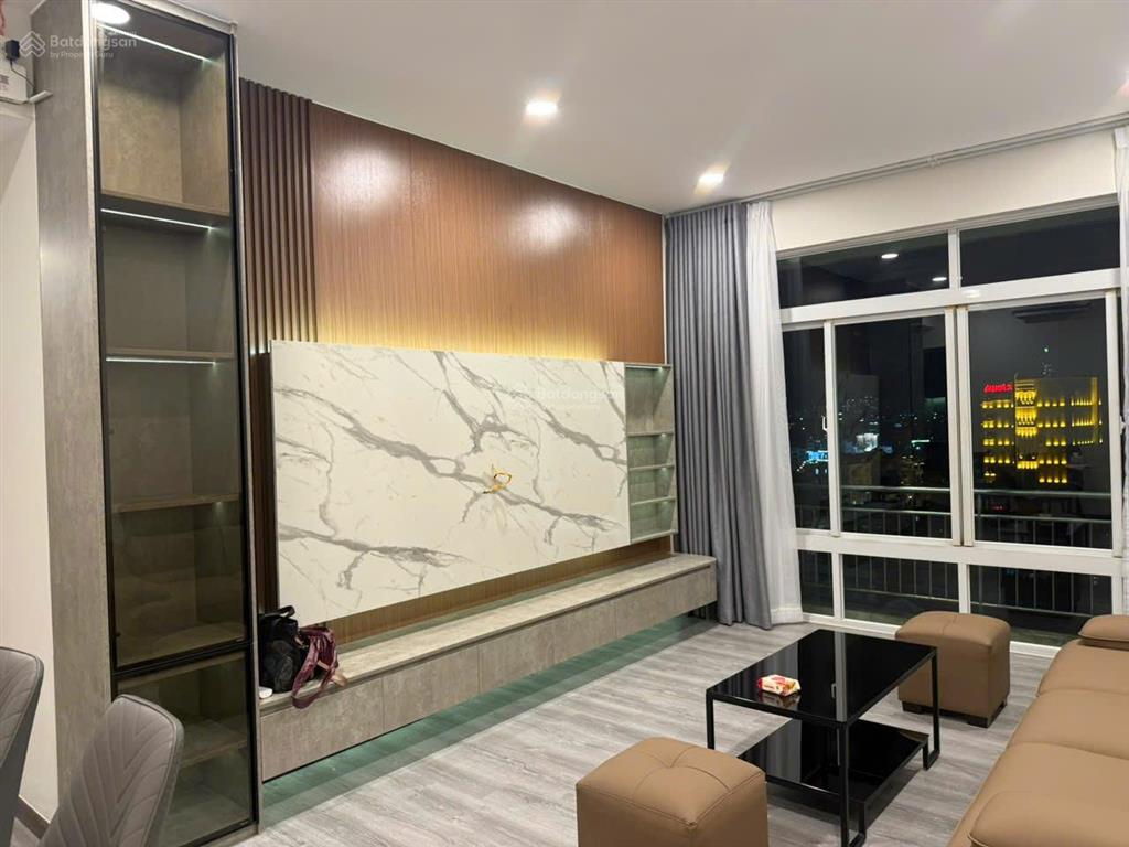Cần cho thuê căn hộ tản đà court  p11  quận 5