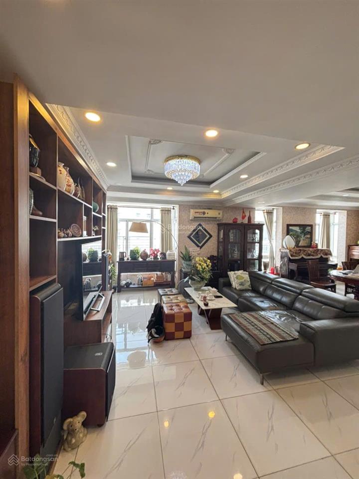 Cần bán gấp căn penthouse khu sky garden iii. q7