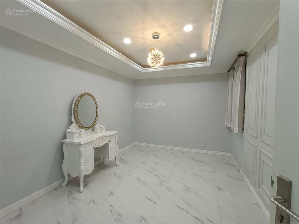 Cần bán căn hộ hùng vương plaza phường 12, quận 5