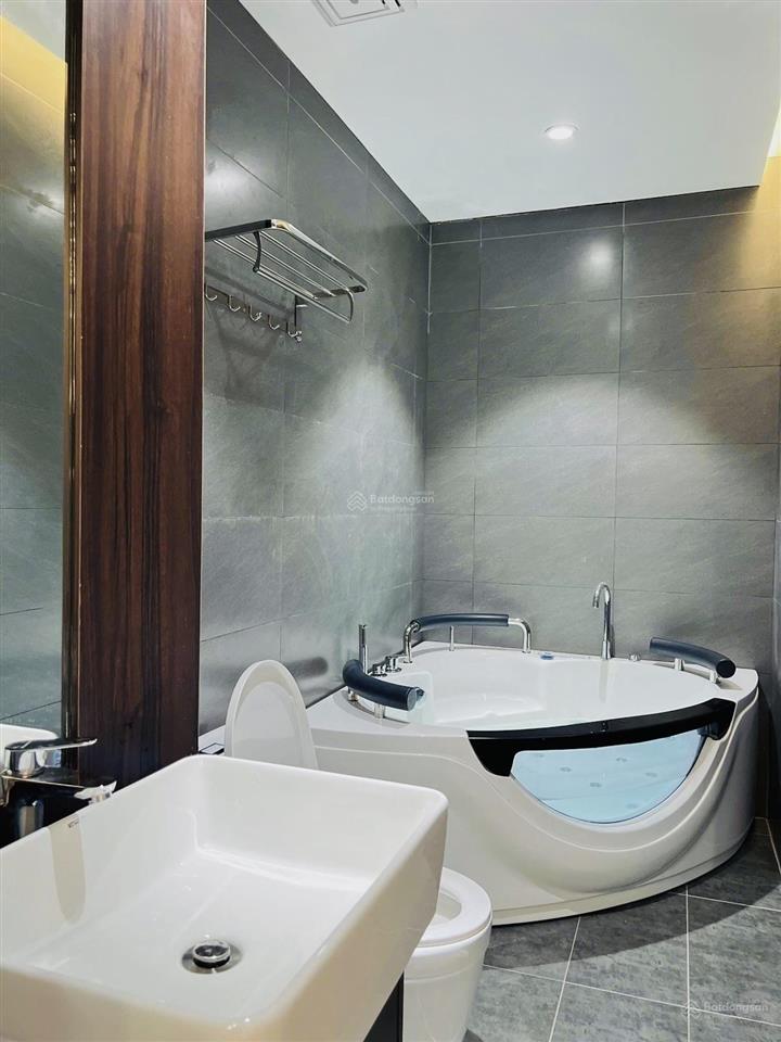 Quận 10  3 tháng 2  biệt thự mini khu vip đối diện nhà hát hoà bình  giá cực tốt