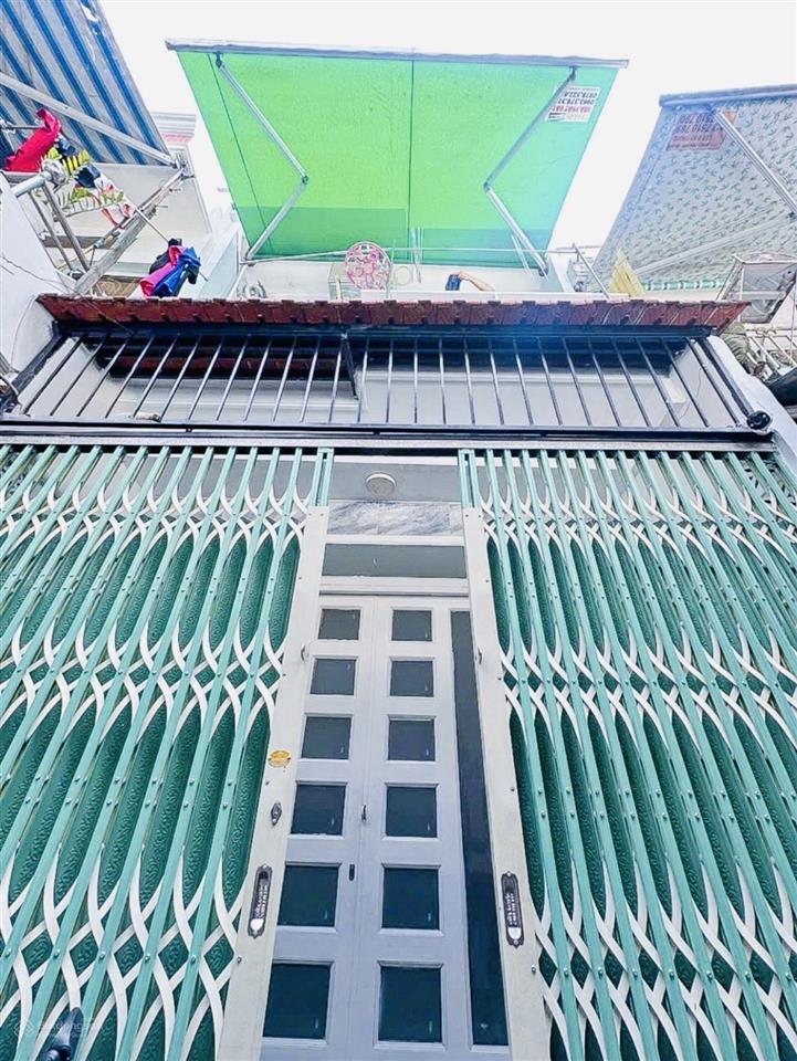 Bán nhanh nên giá rất tốt  nhỉnh 4 tỷ có nhà đẹp q6 42m2 ~ 100tr/m2 2pn  gần chợ, trường, ở ngay
