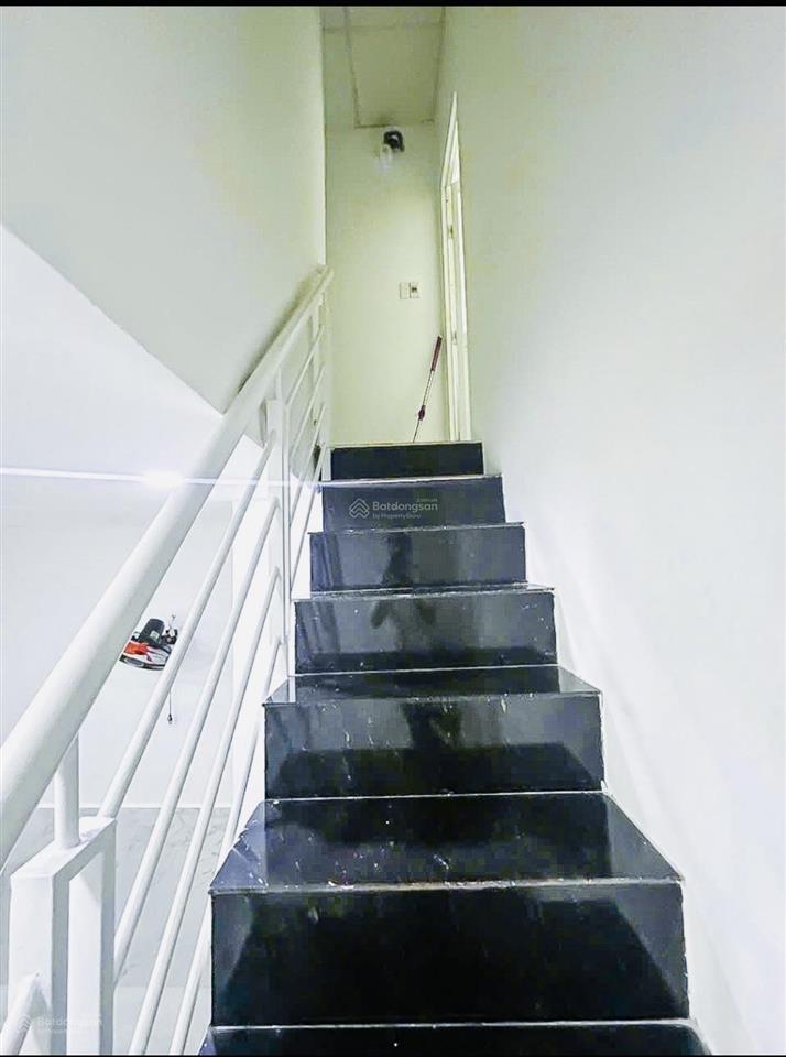 Bán nhanh nên giá rất tốt  nhỉnh 4 tỷ có nhà đẹp q6 42m2 ~ 100tr/m2 2pn  gần chợ, trường, ở ngay