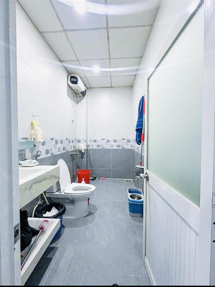 Bán nhanh nên giá rất tốt  nhỉnh 4 tỷ có nhà đẹp q6 42m2 ~ 100tr/m2 2pn  gần chợ, trường, ở ngay