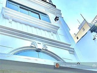 Nhà 4 tầng mới đẹp ở ngay khu phan xích long . chỉ 7.8 tỷ