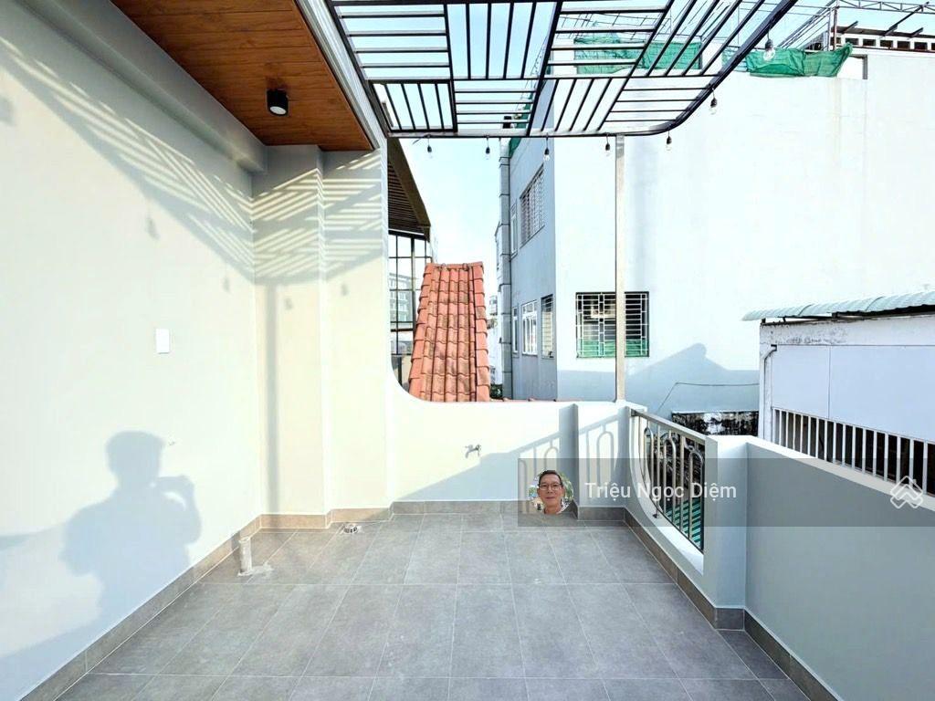 Nhà 5 tầng mới đẹp hẻm rộng 4m gần mặt tiền hoàng văn thụ phú nhuận. gần sân bay và công viên