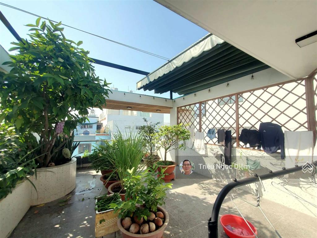 Biệt thự nghỉ dưỡng giữa trung tâm bình thạnh. sân vườn hồ bơi gara 3 ô tô
5 master suite