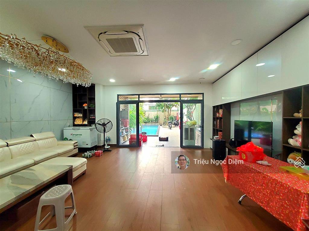 Biệt thự nghỉ dưỡng giữa trung tâm bình thạnh. sân vườn hồ bơi gara 3 ô tô
5 master suite