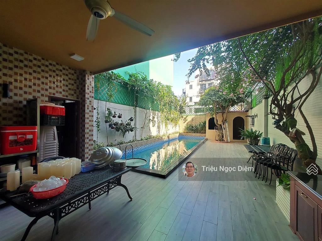 Biệt thự nghỉ dưỡng giữa trung tâm bình thạnh. sân vườn hồ bơi gara 3 ô tô
5 master suite