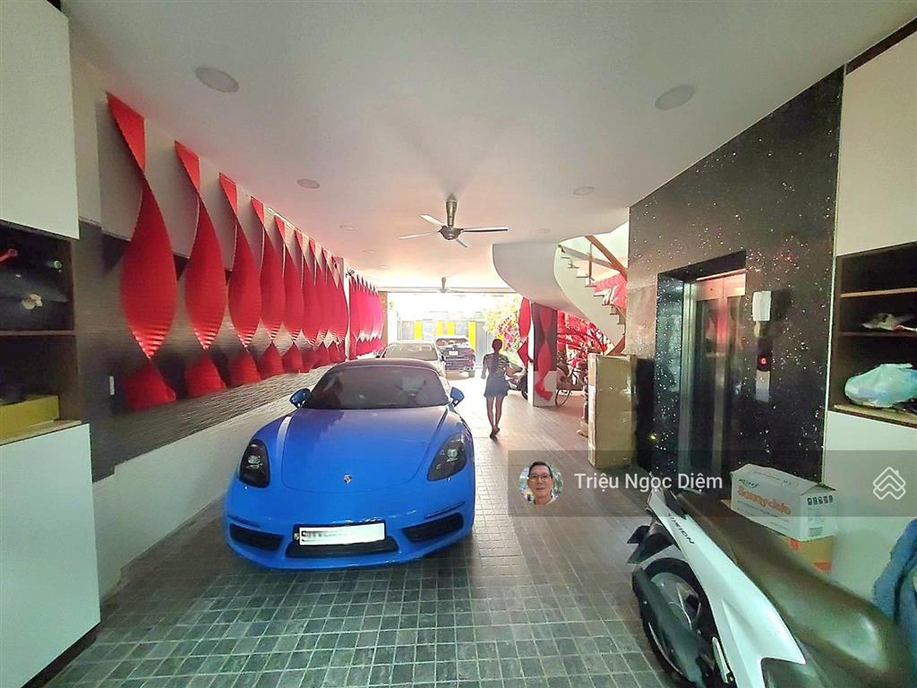 Biệt thự nghỉ dưỡng giữa trung tâm bình thạnh. sân vườn hồ bơi gara 3 ô tô
5 master suite