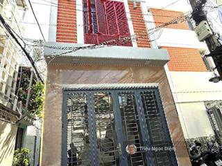 Giảm sốc 500 triệu chỉ 9.8 tỷ nhà mới đẹp ở ngay trung tâm phú nhuận gấp bán đi định cư.