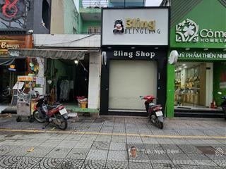 Gấp bán giá rẻ mặt tiền võ thị sáu, q1, view công viên lê văn tám. 52m2. 4 tầng . giá thỏa thuận.