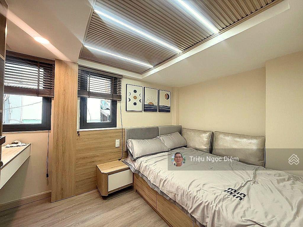 Nhà giáp quận 1 xe hơi tới nhà cách mặt tiền điện biên phủ 30m. nhà mới đẹp nội thất cao cấp.