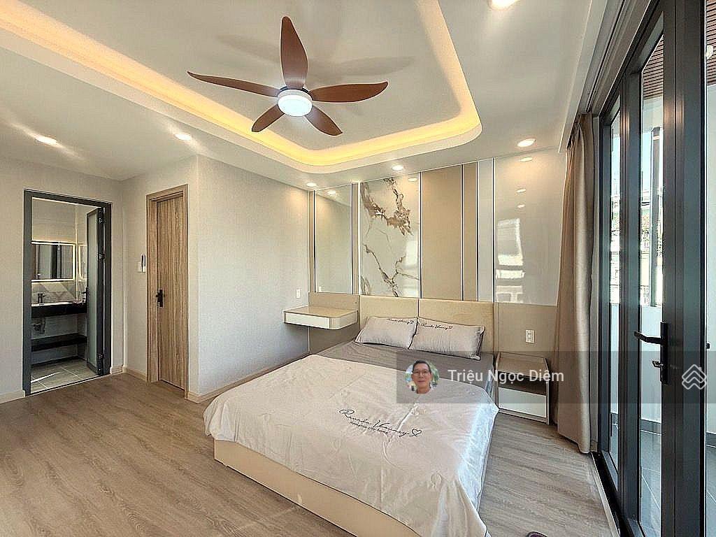 Nhà giáp quận 1 xe hơi tới nhà cách mặt tiền điện biên phủ 30m. nhà mới đẹp nội thất cao cấp.