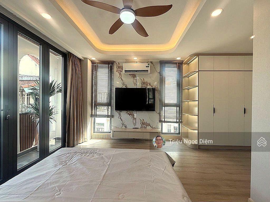 Nhà giáp quận 1 xe hơi tới nhà cách mặt tiền điện biên phủ 30m. nhà mới đẹp nội thất cao cấp.