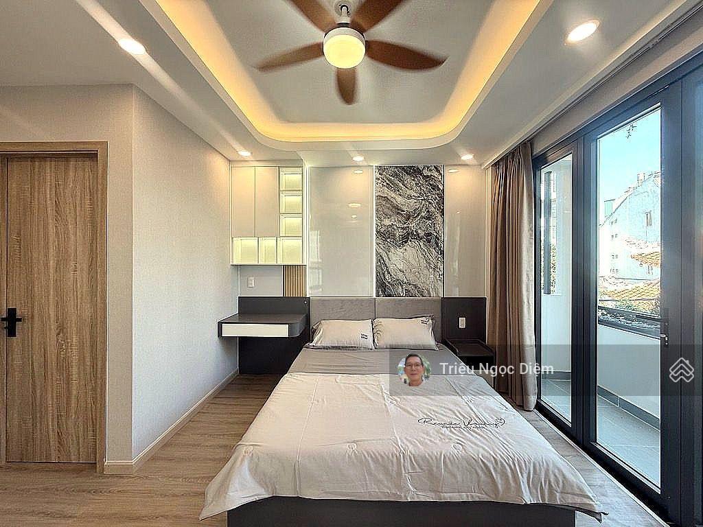 Nhà giáp quận 1 xe hơi tới nhà cách mặt tiền điện biên phủ 30m. nhà mới đẹp nội thất cao cấp.