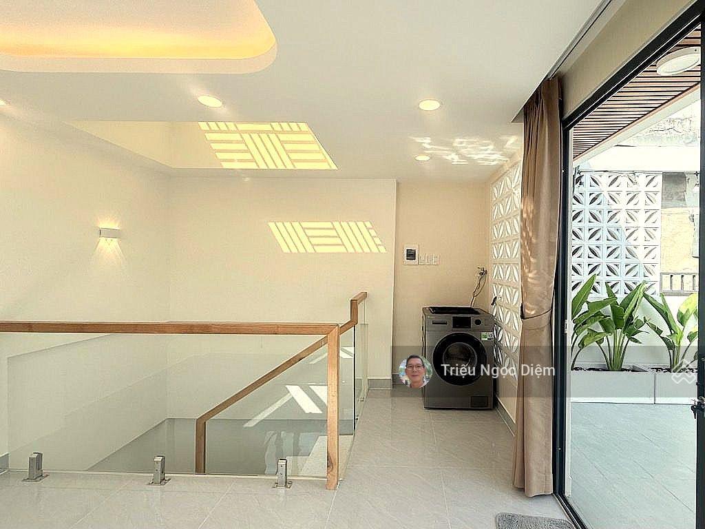 Nhà giáp quận 1 xe hơi tới nhà cách mặt tiền điện biên phủ 30m. nhà mới đẹp nội thất cao cấp.