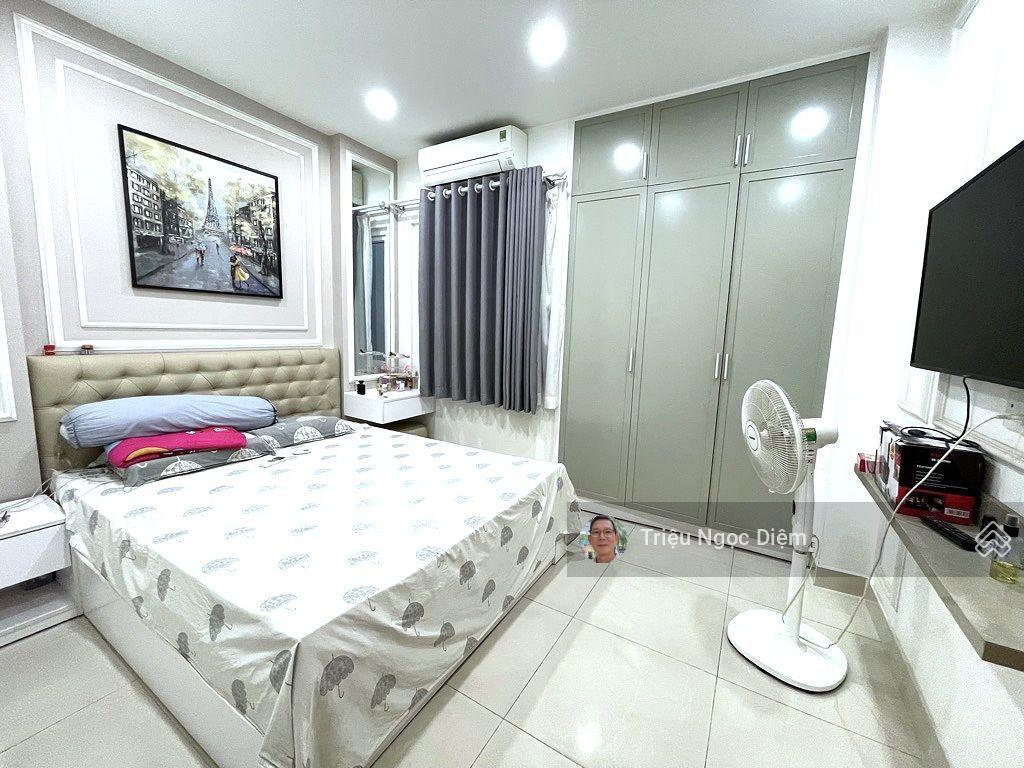 Nhà đẹp 3 tầng quận 3 hẻm xe hơi 6 mét thông lê văn sỹ full nội thất.