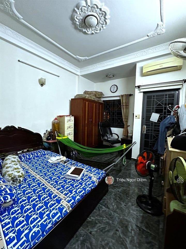 Quận 1 cư xá nguyễn cảnh chân  ngay khu bộ công an hẻm nhựa thông 8 mét , thông trần hưng đạo.