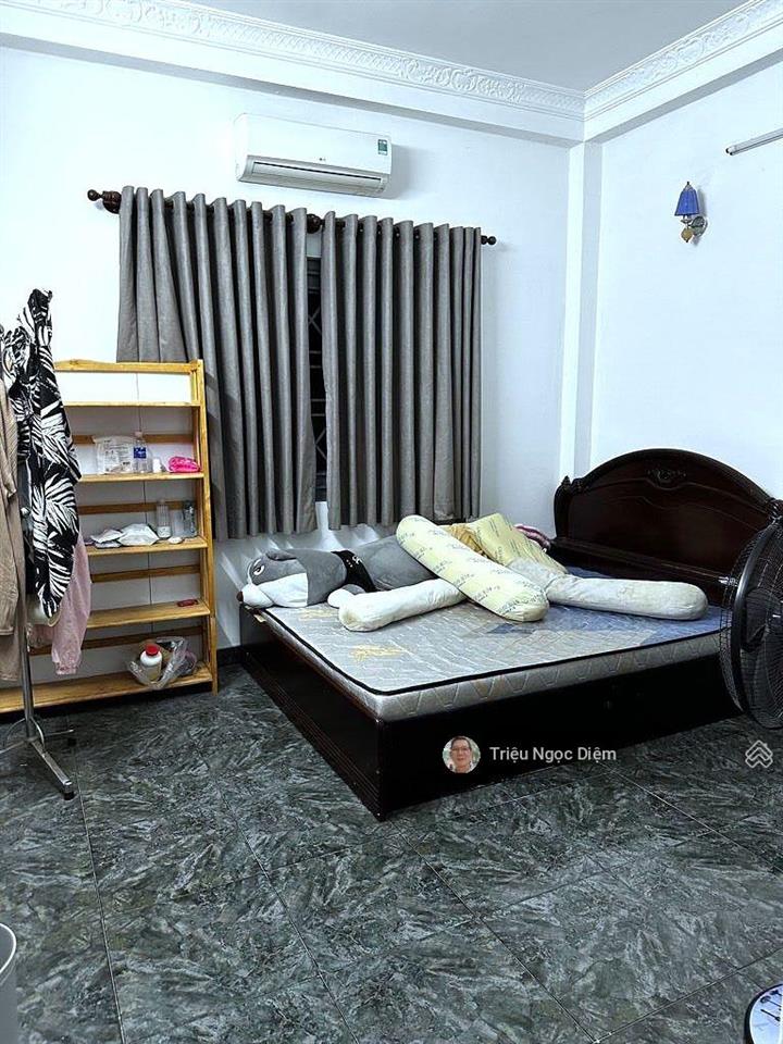 Quận 1 cư xá nguyễn cảnh chân  ngay khu bộ công an hẻm nhựa thông 8 mét , thông trần hưng đạo.