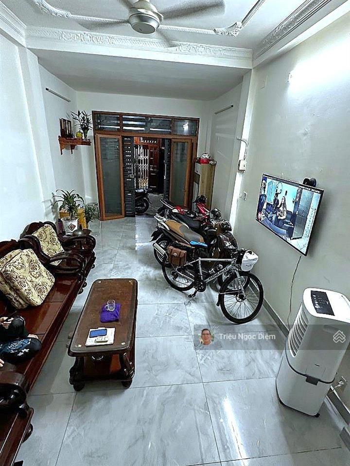 Quận 1 cư xá nguyễn cảnh chân  ngay khu bộ công an hẻm nhựa thông 8 mét , thông trần hưng đạo.