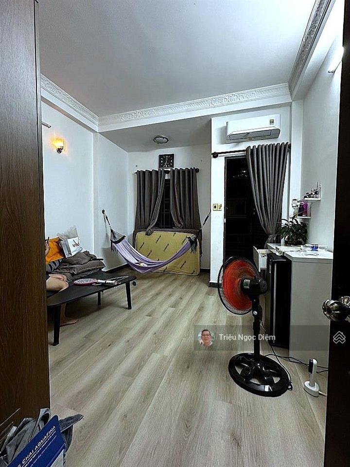 Quận 1 cư xá nguyễn cảnh chân  ngay khu bộ công an hẻm nhựa thông 8 mét , thông trần hưng đạo.