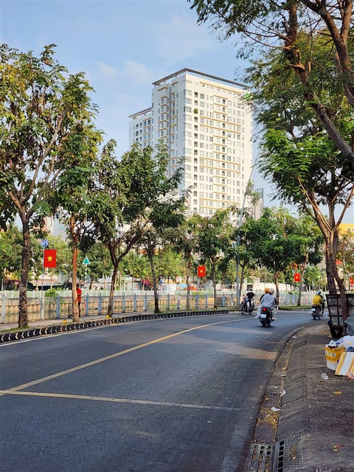 Đất trung tâm quận 3 hẻm xe hơi thông 79m2 nở hậu đẹp . nhỉnh 100 triệu/1m2.