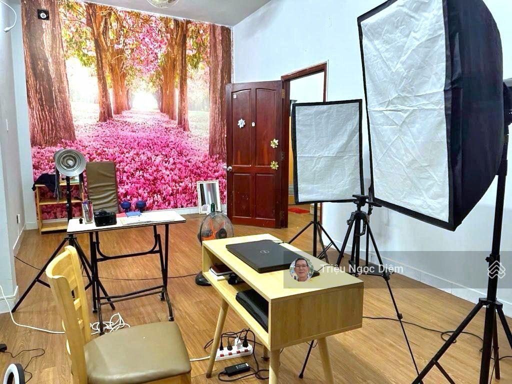 Nhà ngang 7.4 mét hẻm ô tô 1 trục 81m2 7pn ở sướng hoặc mở văn phòng công ty .