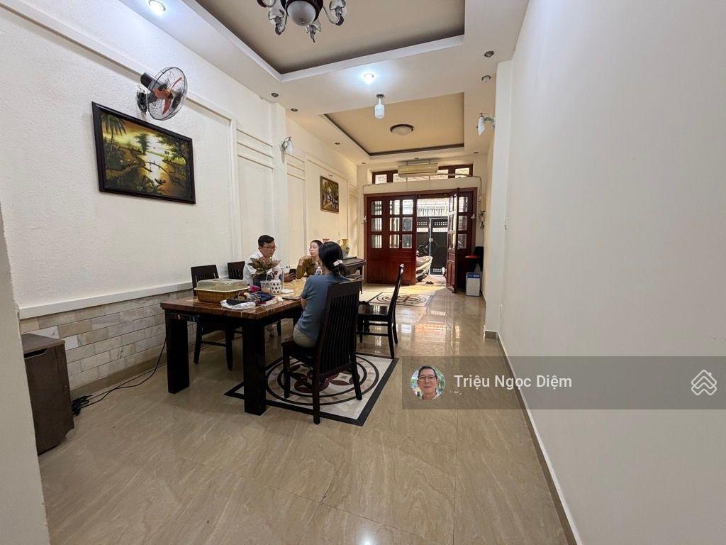 Gấp bán nhà xô viết nghệ tĩnh khu vip p19 . 80m2. giáp q1 gần chợ thị nghè. chỉ 10.9 tỷ .