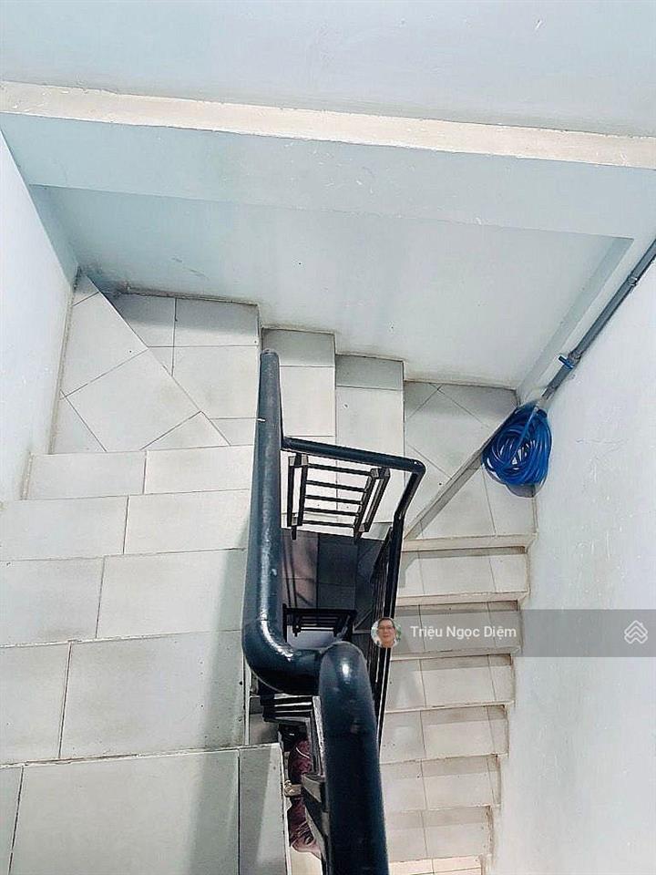Giảm 1 tỷ còn 8.8 tỷ nhà 3 tầng hẻm 4m điện biên phủ 73m2. 9 phòng ngủ gần ngã tư hàng xanh