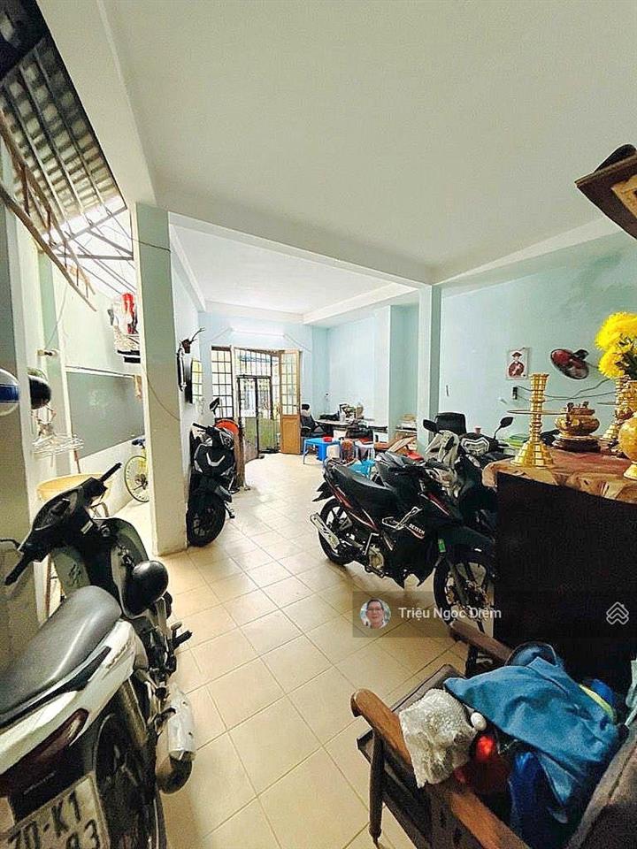 Giảm 1 tỷ còn 8.8 tỷ nhà 3 tầng hẻm 4m điện biên phủ 73m2. 9 phòng ngủ gần ngã tư hàng xanh