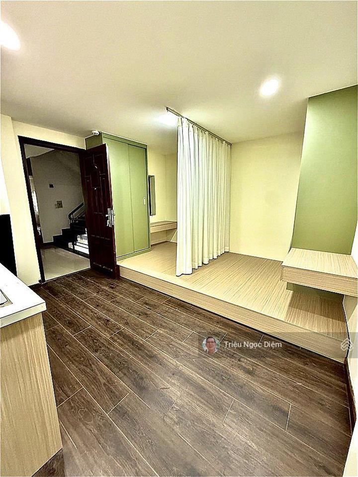 Giảm 2tỷ còn 15.5 tỷ chdv 15 phòng thu nhập 120tr/th . 90m2. 6 tầng thang máy xô viết nghệ tĩnh p21